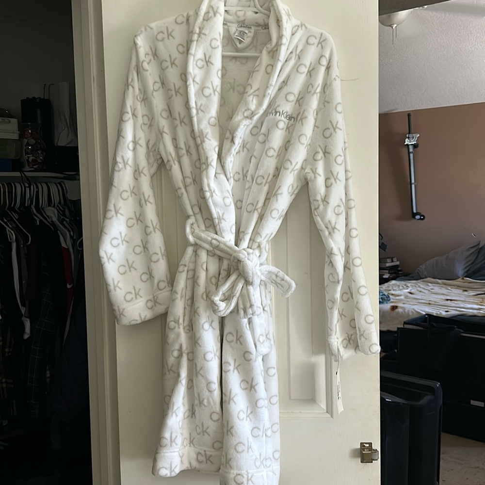 NWT Calvin Klein Bathrobe